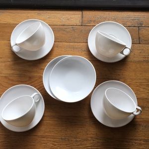 Tea set (with two bowls)